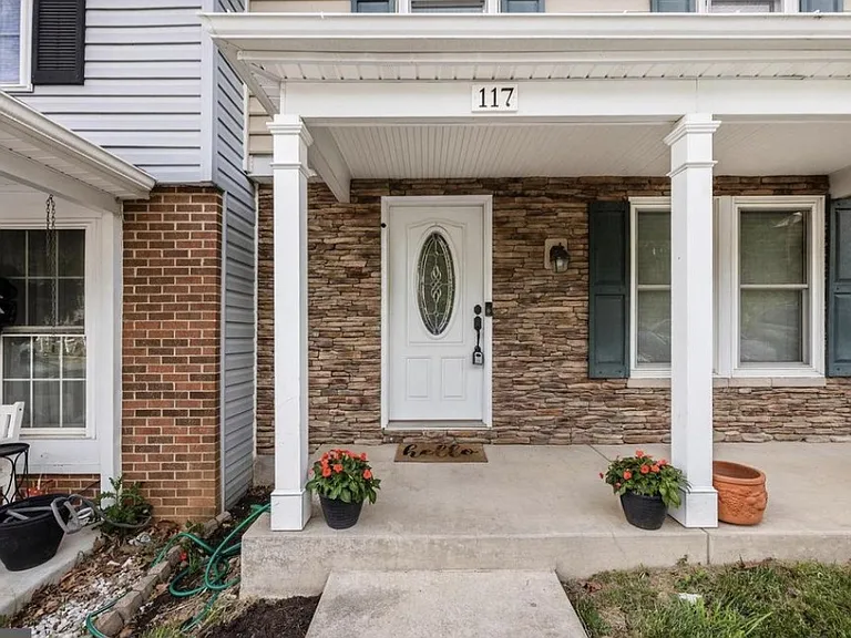 117 Valley View Ct — Photo 2