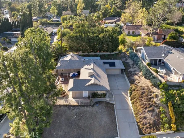 8477 Farralone Ave, Canoga Park, CA 91304