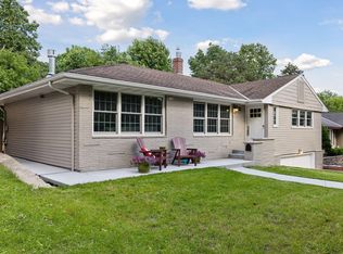 1060 Prior Ave S, Saint Paul, MN 55116