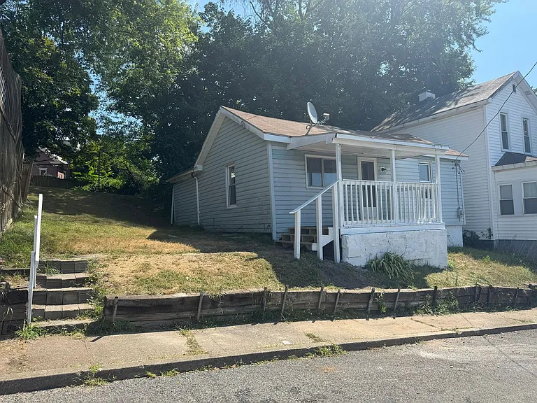 291 Maryland Ave — Photo 3