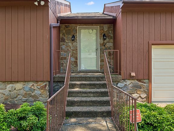 5th image of 653 Mercer Dr