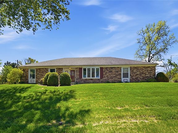 5th image of 152 Lake Forest Dr