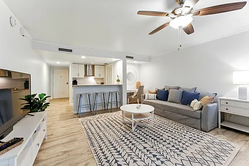 658 Summer Pl Photo 1