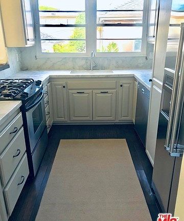 4th image of 2618 Montana Ave #3
