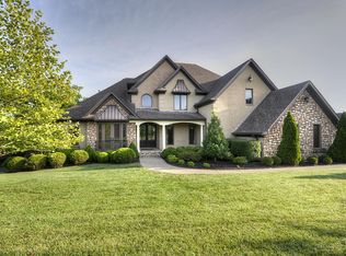 402 Locust Creek Blvd, Louisville, KY 40245