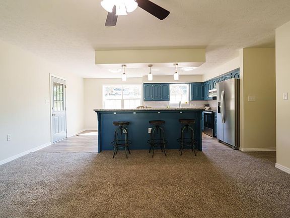 3rd image of 2209 Cliff Ln