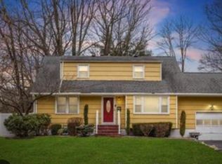 25 Nansen Ct, Spring Valley, NY 10977