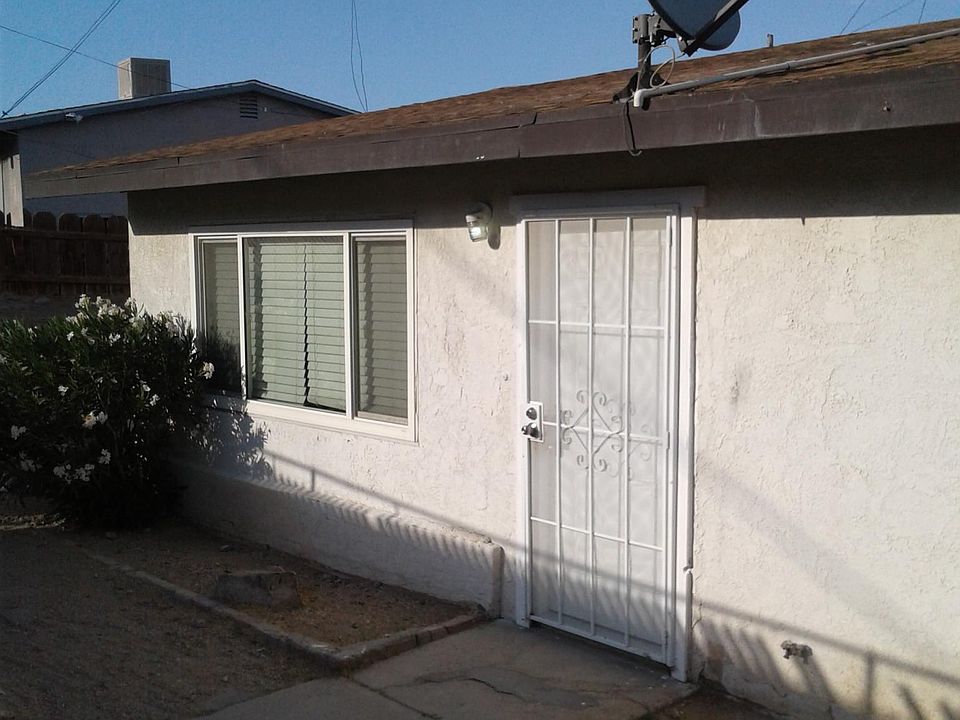 1st image of 933 E Navajo St #2