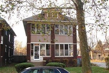 2nd image of 128 E 155th St