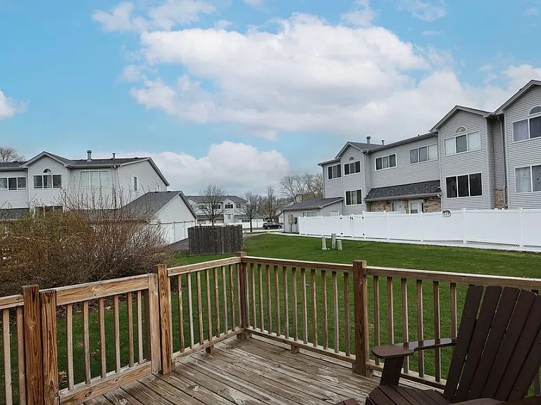 402 S Frontenac St — Photo 18