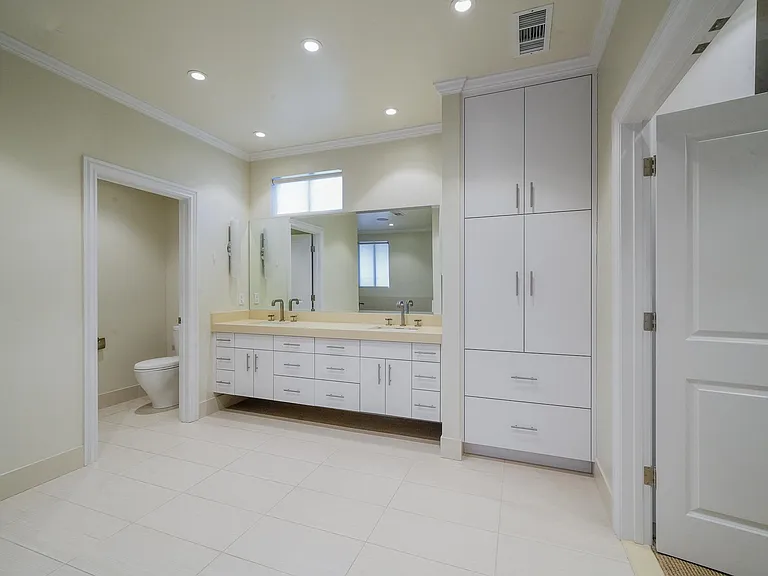 32 Mansion Ct #821 — Photo 9