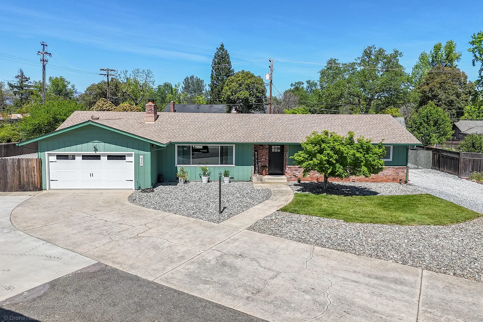 530 Julie Way photo 1