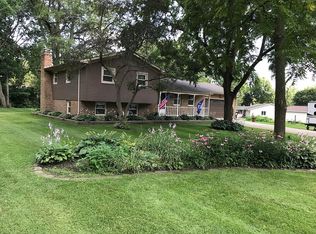 106 Reeder Ct, Le Roy, IL 61752