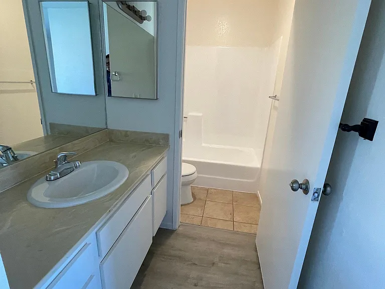 952 Pine Ave #B — Photo 21