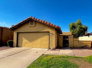 2240 E Flossmoor Ave, Mesa, AZ 85204