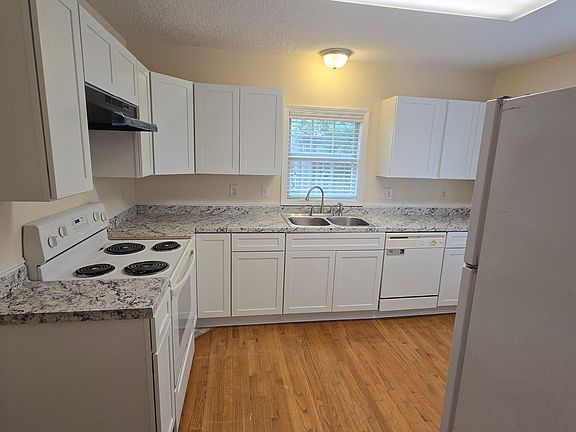 5th image of 411 Northwood St