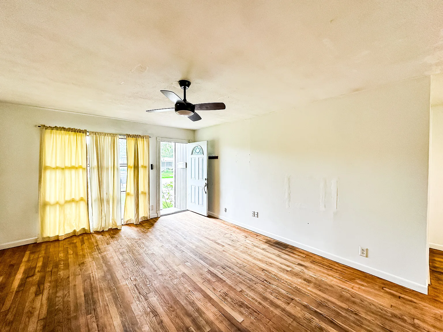 2 bed, 996 sqft, $1,395 — Photo 3
