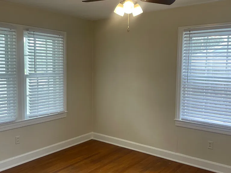 79 Lakeview Dr — Photo 2