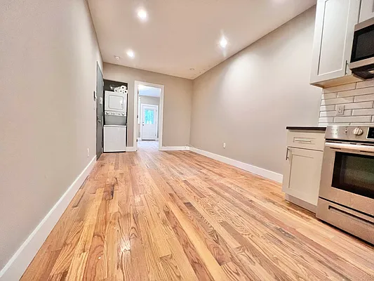 Rented by ERNY LLC | media 4