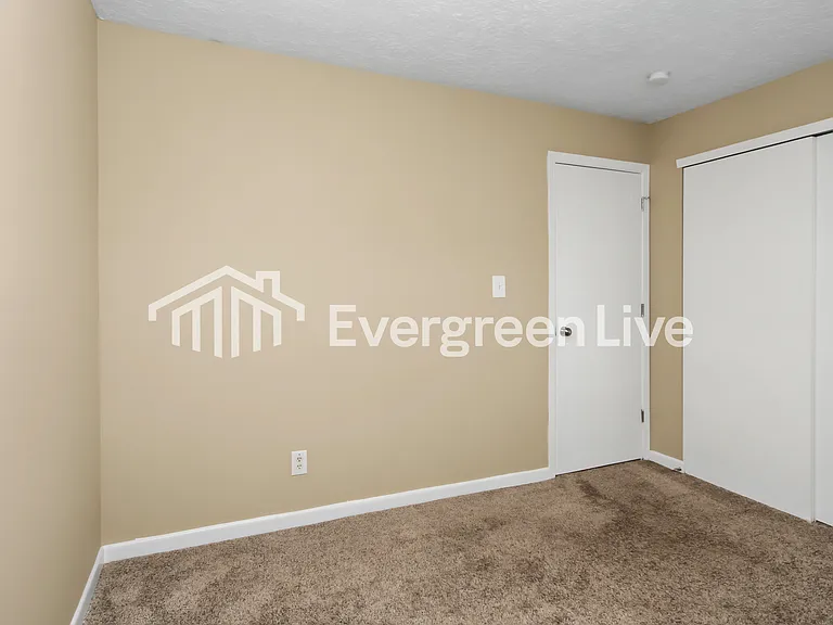 8507 New Field Cir — Photo 7