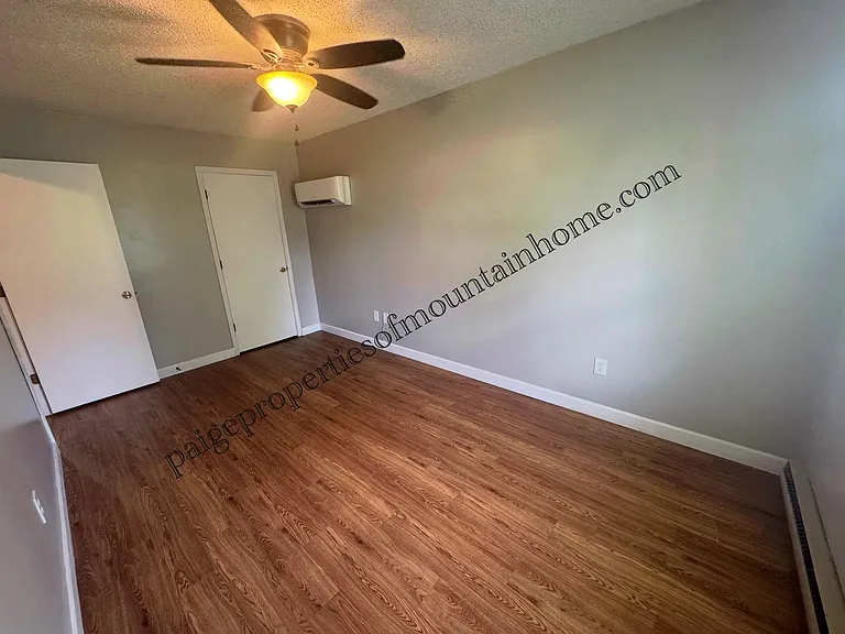 517 E 13th St #519 — Photo 5