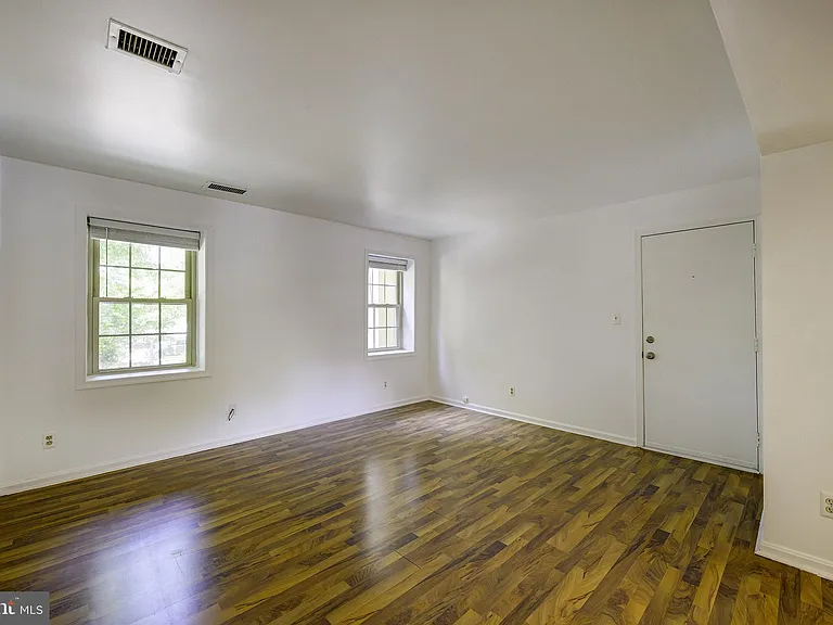 1403 E Abingdon Dr #2 — Photo 5