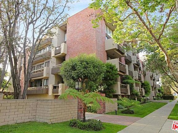 3rd image of 141 S Linden Dr APT 206