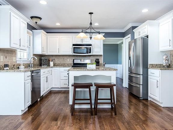 4th image of 104 Saige Ct