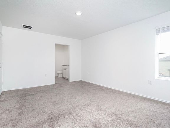 5th image of 4510 Glades Way