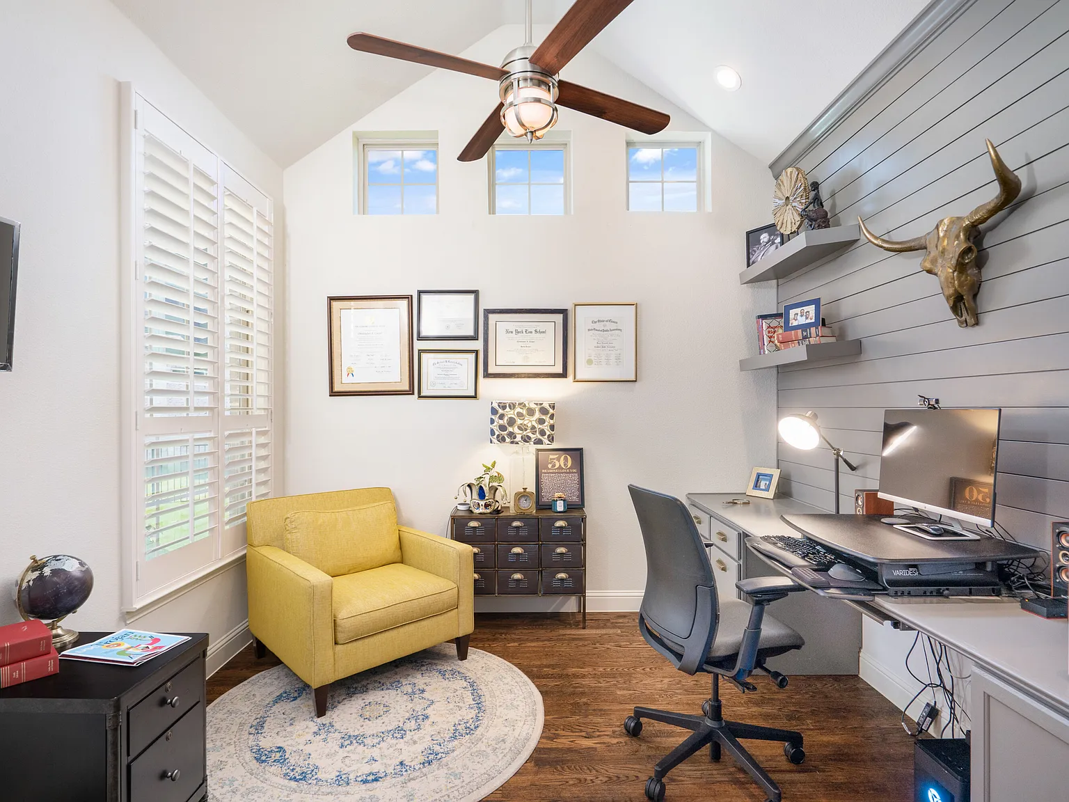 5 bed, 4.5 bath, 4051 sqft, $5,000 — Photo 3