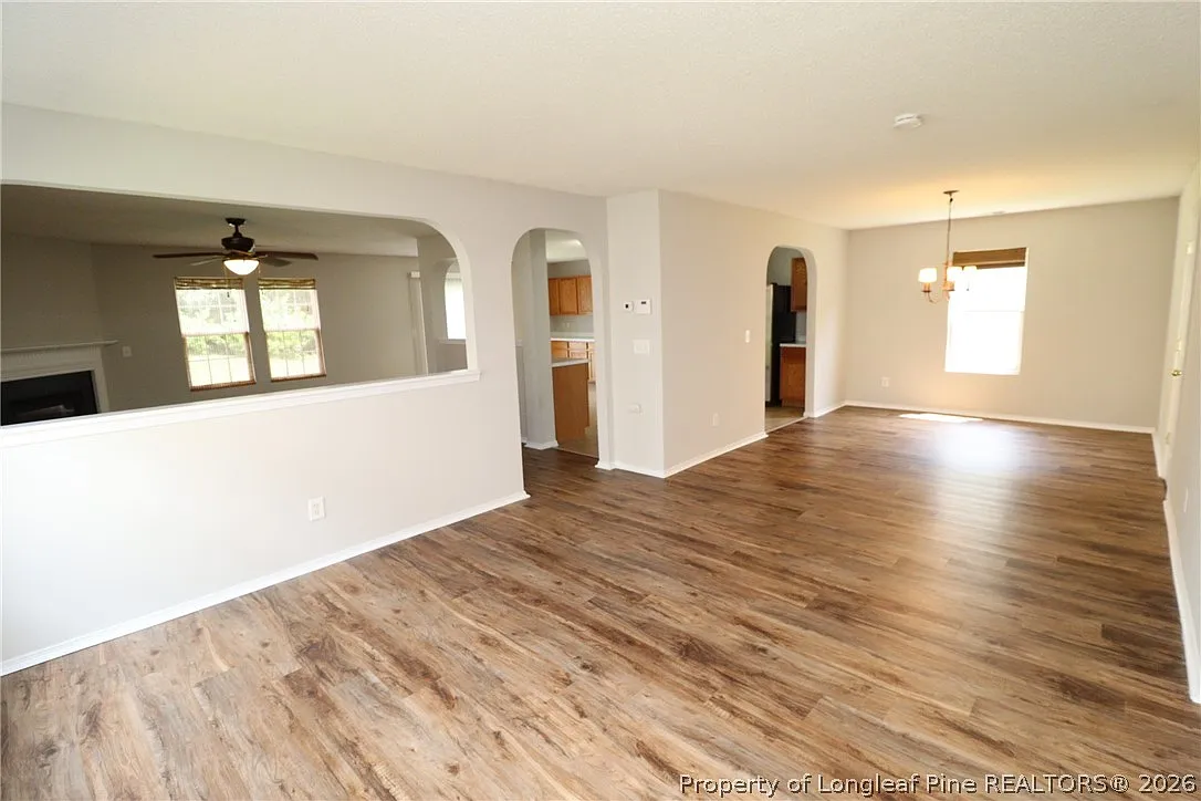 4 bed, 2.5 bath, 2542 sqft, $2,250 — Photo 3