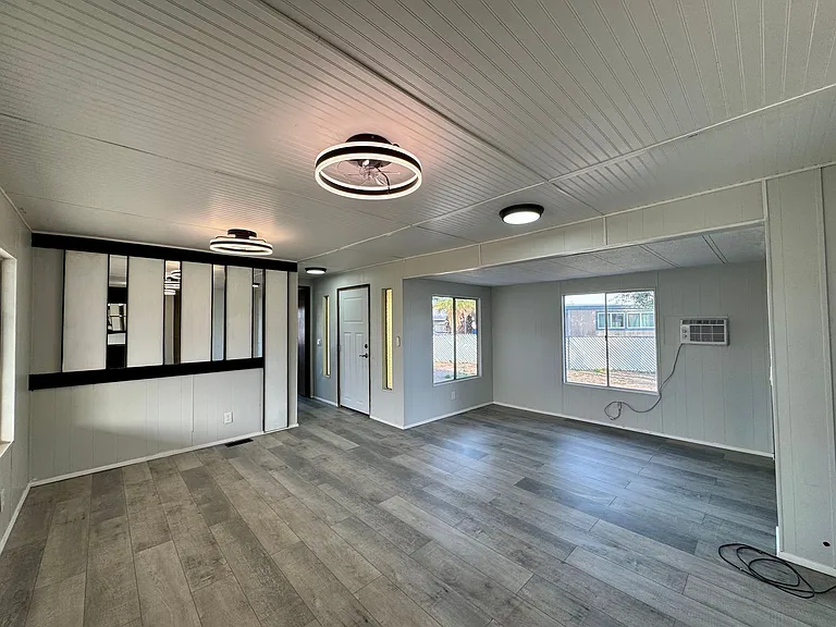2271 Riverview Ct — Photo 11