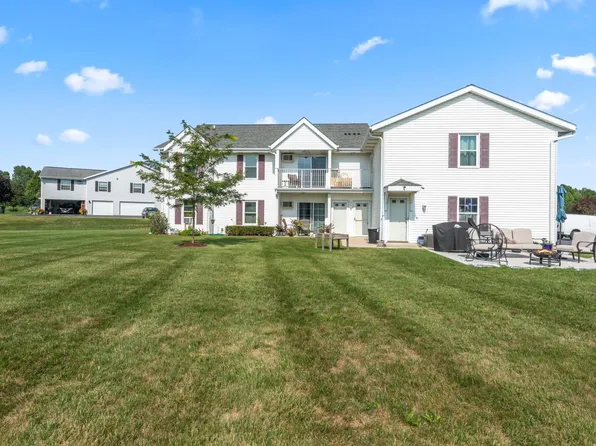 294 Minz Park CIRCLE #4, West Bend, WI 53095