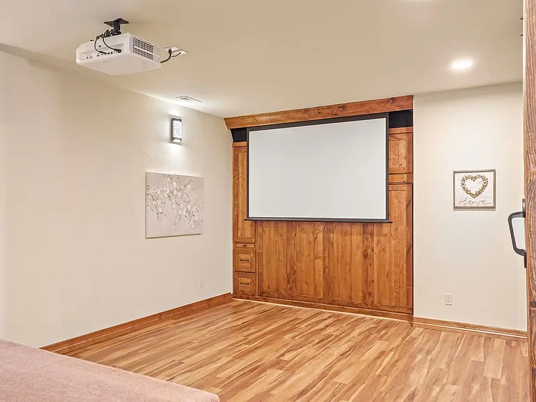 340 Ellsworth St — Photo 27