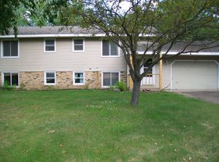 10371 Hummingbird St NW, Coon Rapids, MN 55433