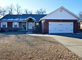 2250 W Heritage St, Bolivar, MO 65613