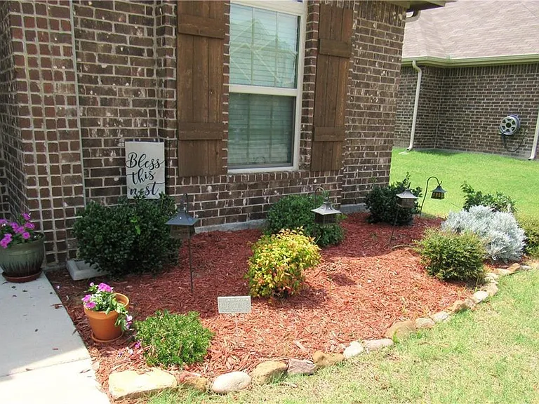1413 Palasades Ct — Photo 2