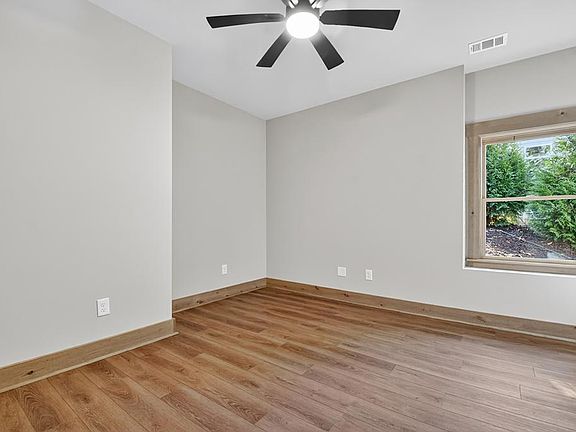 42nd image of 382 Pocaset Dr