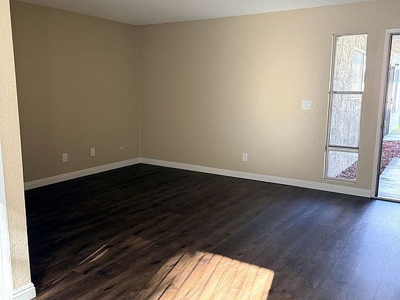 4th image of 236 Kennedy St APT 6