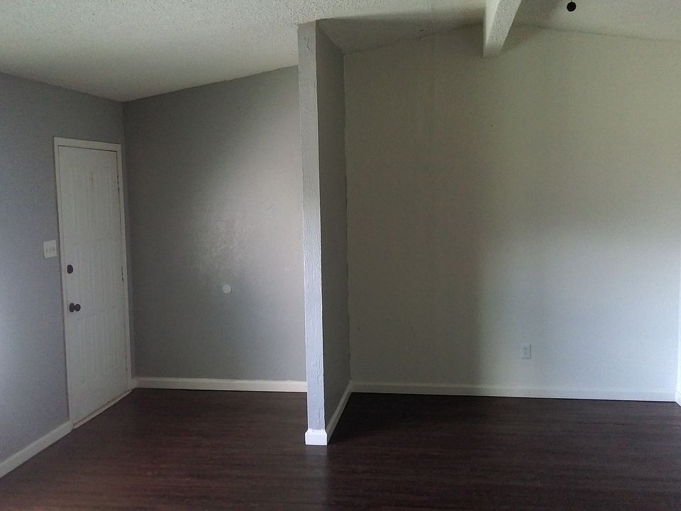 1st image of 106 Cottonwood Ave APT A