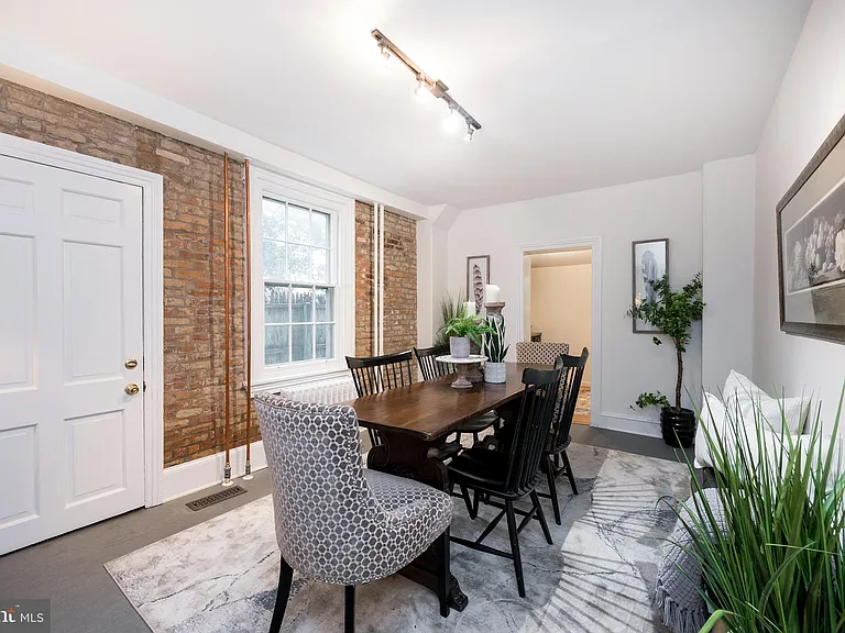 16 W Miner St — Photo 10