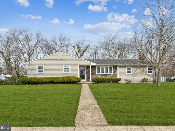 26 Lexington Rd, Howell, NJ 07731