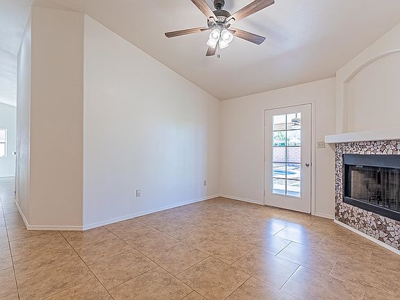 3rd image of 2255 W 22nd Pl