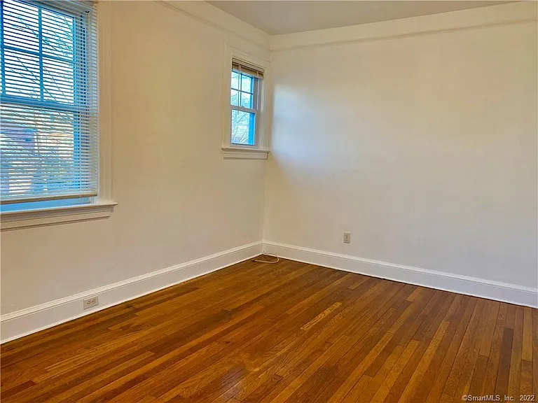 43 Mohegan Ave #2 — Photo 11