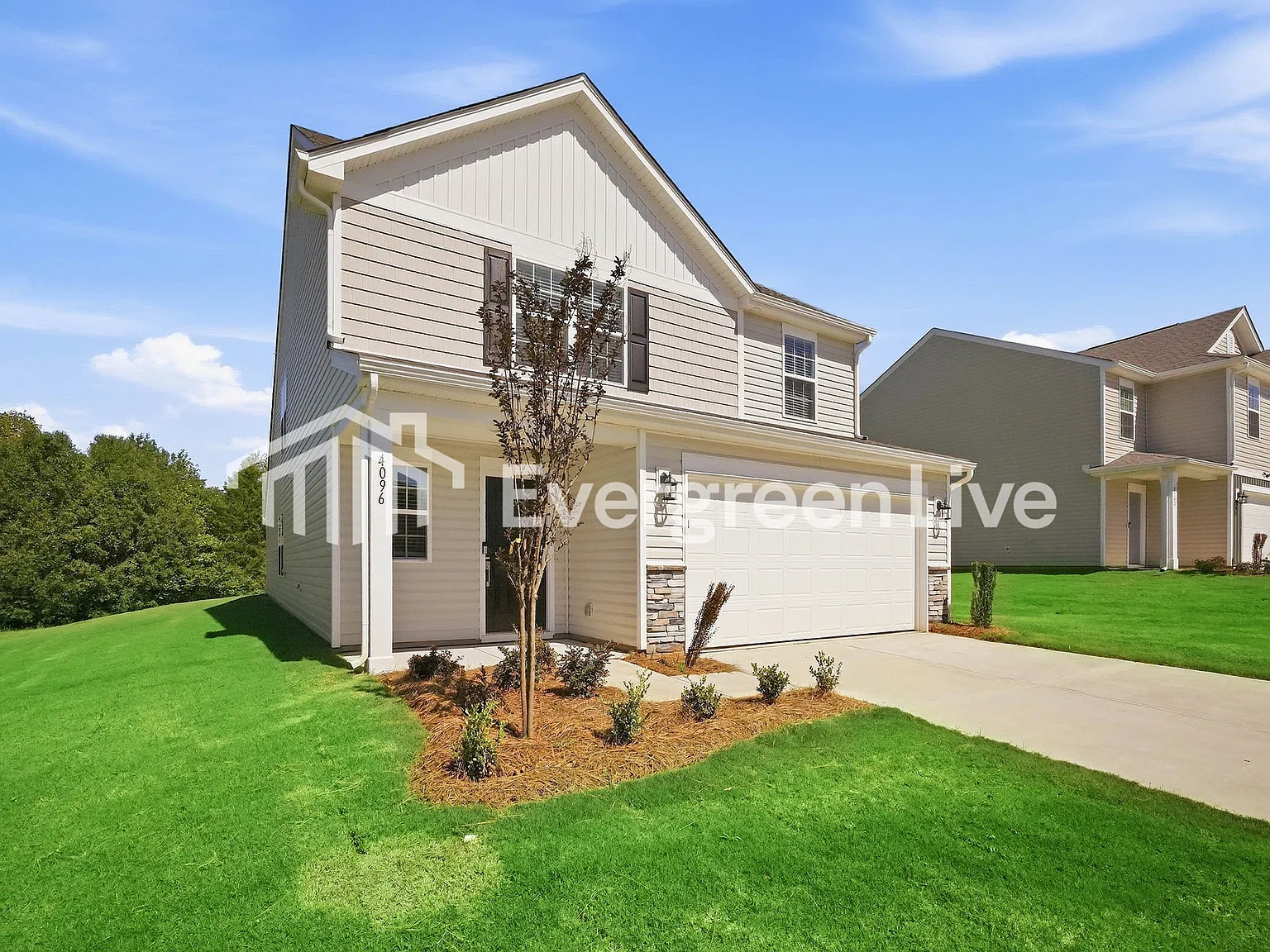 4 bed, 2.5 bath, 2307 sqft, $1,965 — Photo 2