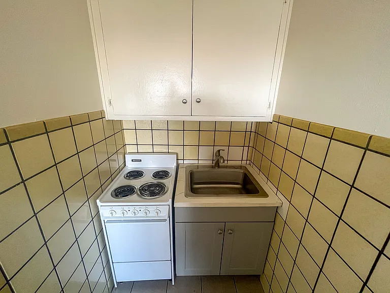 3201 Adeline St #9 — Photo 3