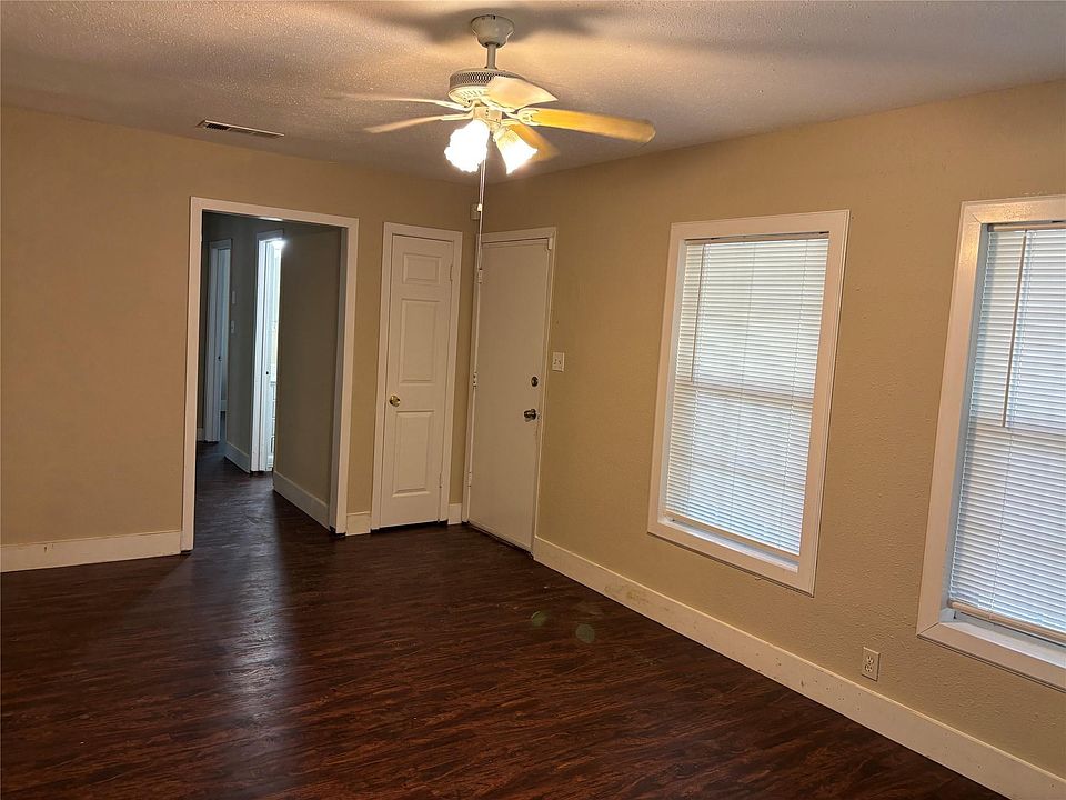 1st image of 2118 8th St