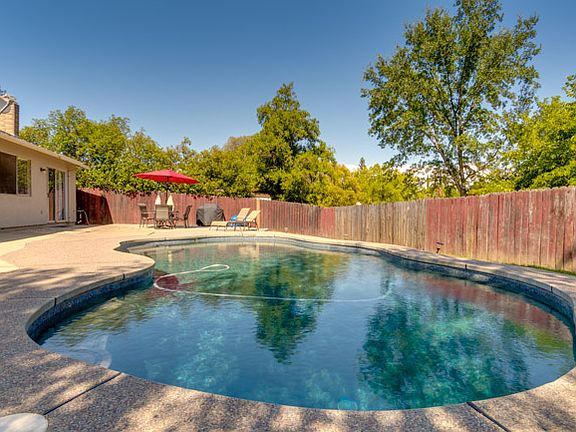 5th image of 106 Alezane Dr
