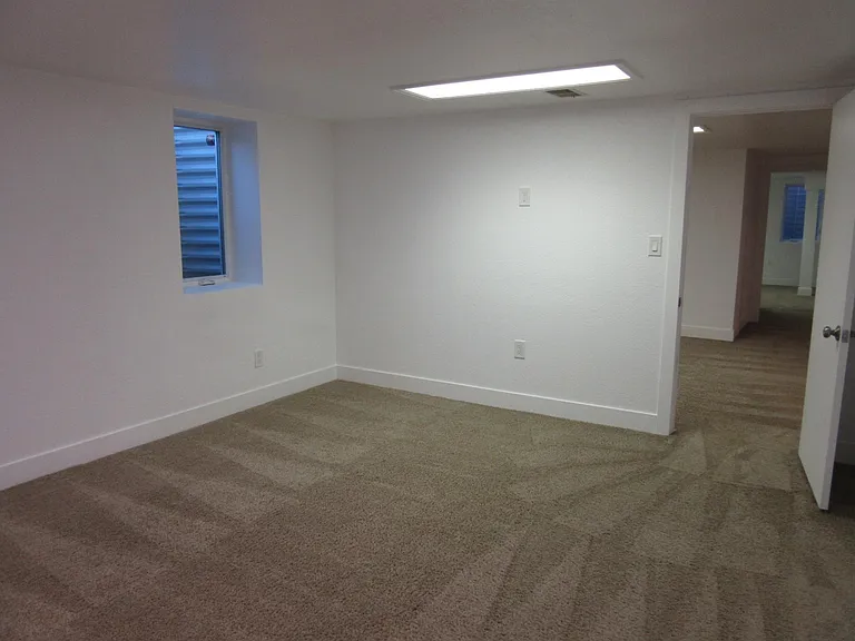 440 Dover St — Photo 29