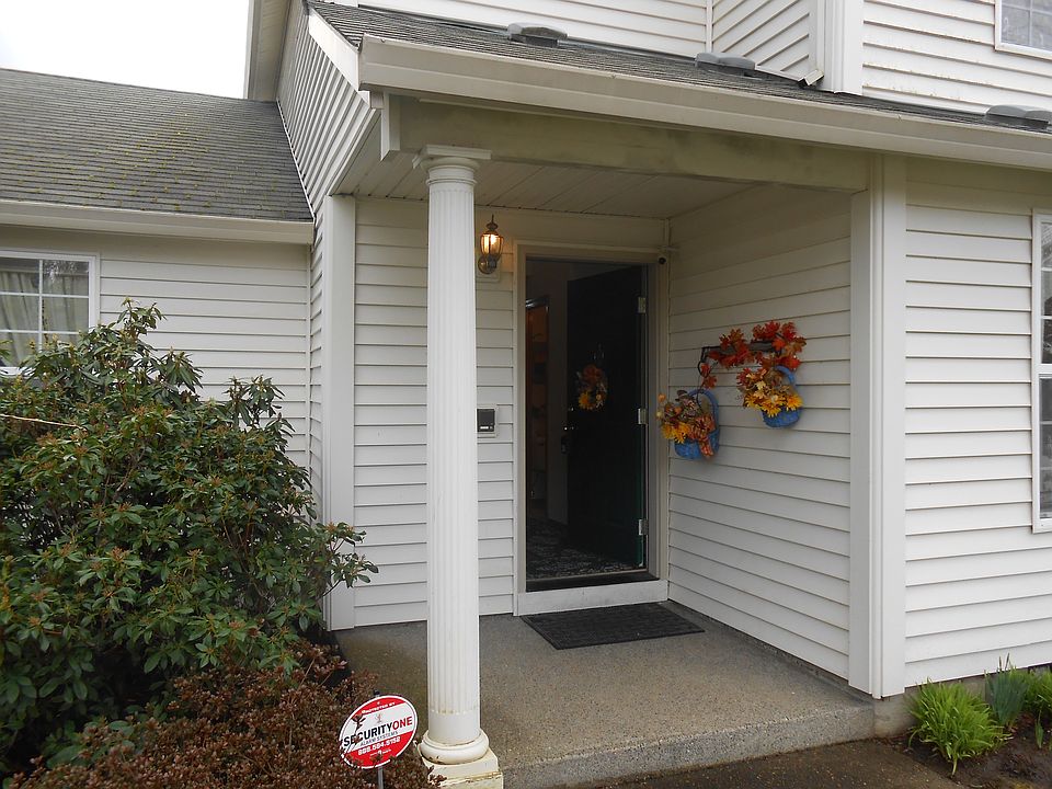 1st image of 294 NE 61st Pl